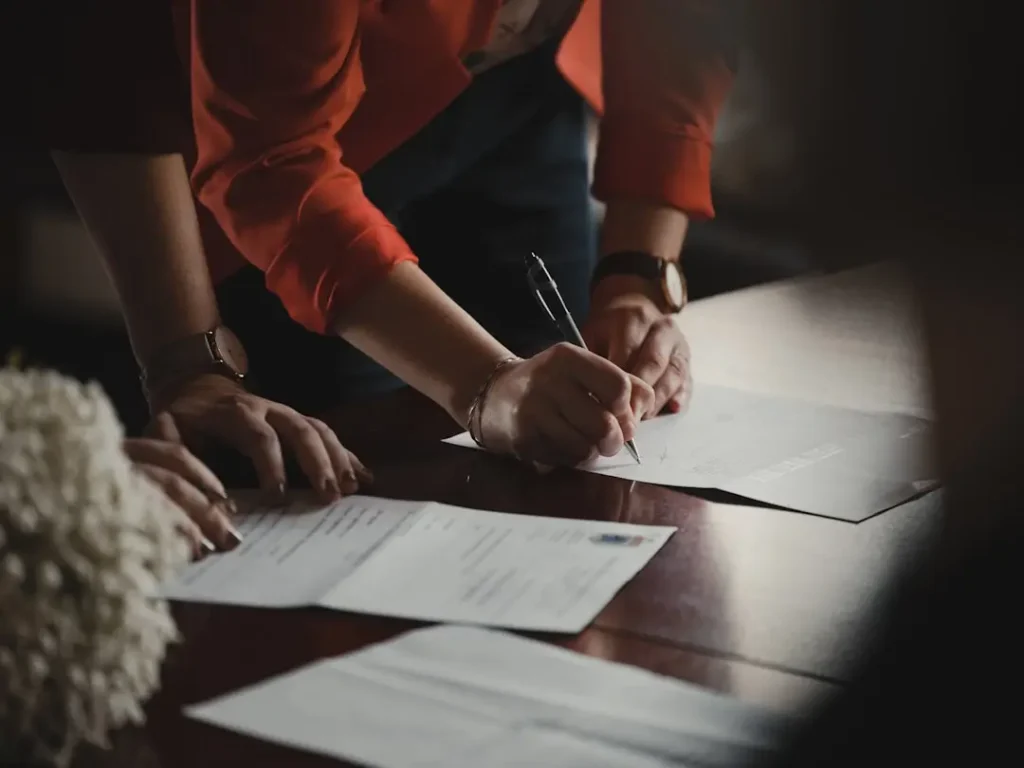 Documentos legales para artículo sobre compensación económica tras divorcio o concubinato